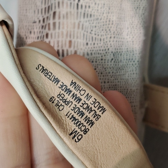 Born B.O.C. Womens Comfort Ankle Strap Flats Sandals Shoes sz 6M - Picture 12 of 12